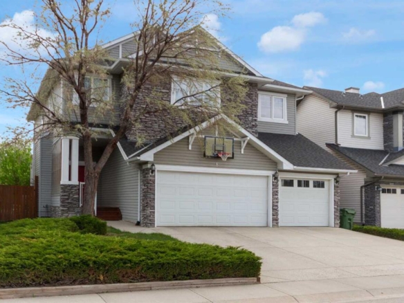 8 Elmont Court SW, Calgary, Alberta, T3H 5Z8