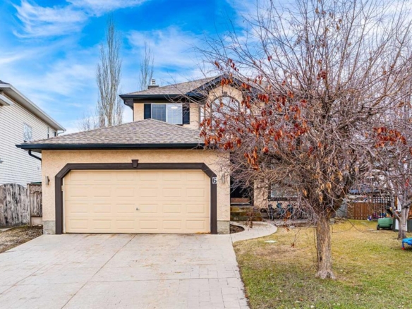 6 Douglas Woods Bay SE, Calgary, Alberta, T2Z 3A1
