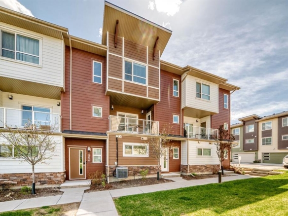 508 Harvest Grove Walk NE, Calgary, Alberta, T3K 2P3
