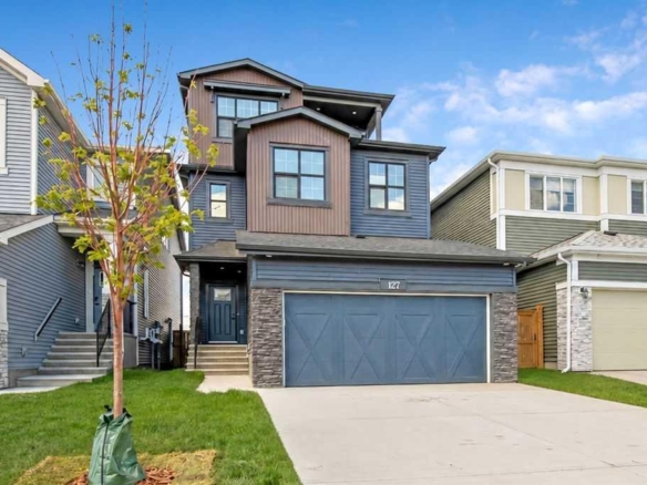 127 Creekstone Park SW, Calgary, Alberta, T2X 5E9
