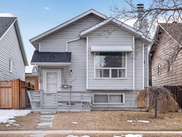 252 Erin Woods Drive SE, Calgary, Alberta, T2B 3B9