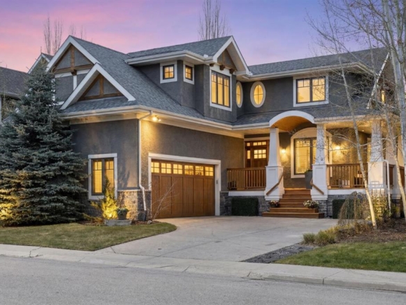 7 Discovery Ridge Cove SW, Calgary, Alberta, T2H 4Y1