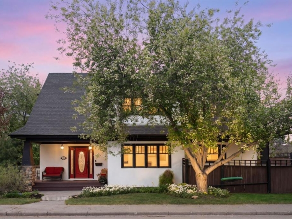 2402 Bowness Road NW, Calgary, Alberta, T2N 3L7