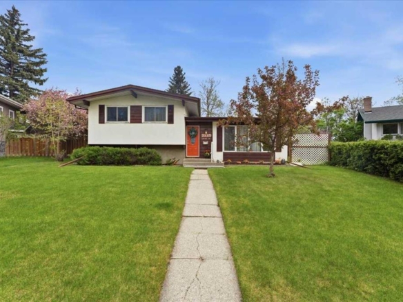 6004 Louise Road SW, Calgary, Alberta, T3E5V2