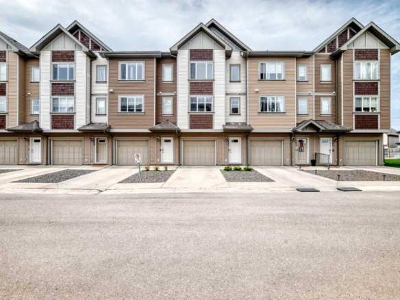205 Copperpond Row SE, Calgary, Alberta, T2Z 1H3