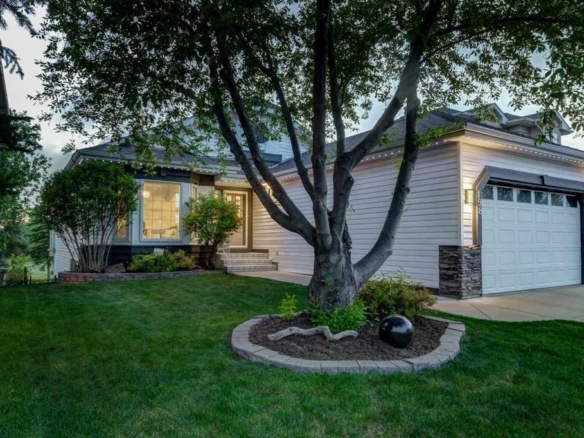 198 Douglas Woods Hill SE, Calgary, Alberta, T2Z3B1