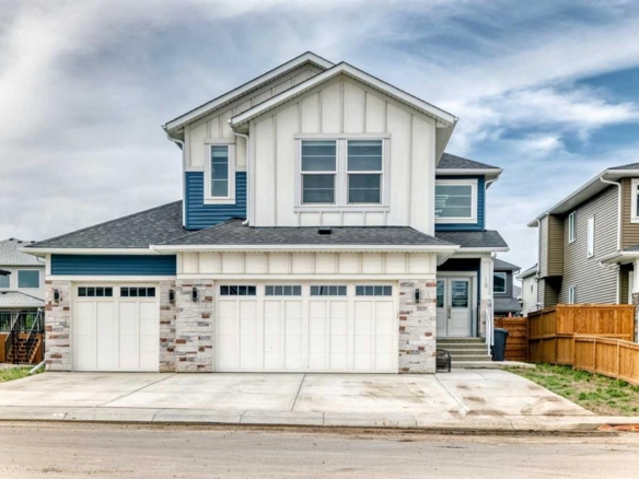 18 North Bridges Gardens, Langdon, Alberta, T0J 1X3
