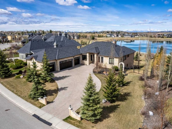 31 Montenaro Bay, Cochrane Lake, Alberta, T4C 0A5