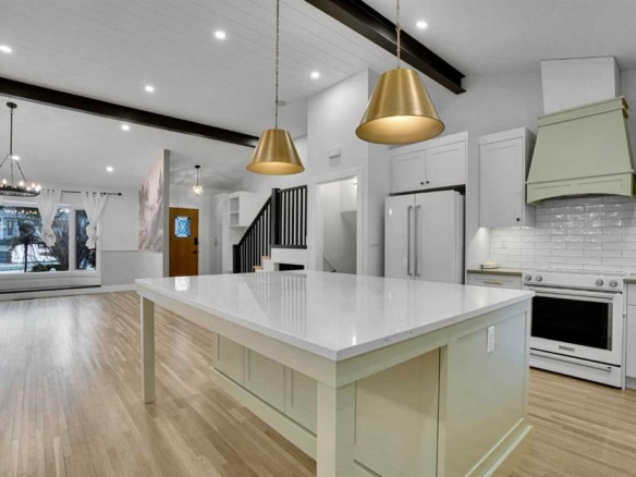 64 Hartford Road NW, Calgary, Alberta, T2K2A5