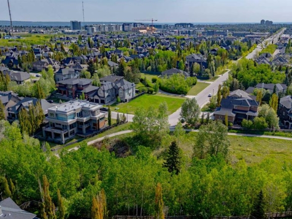 6 Wexford Gardens SW, Calgary, Alberta, T2h 4C9