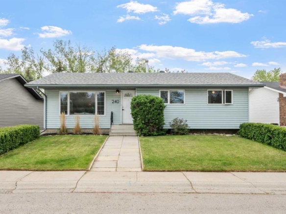 240 Lynnview Way SE, Calgary, Alberta, T2C 1T6