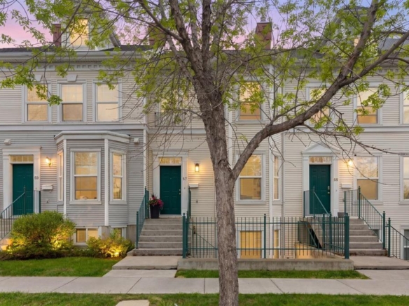 57 Prestwick Park SE, Calgary, Alberta, T2Z 3V4