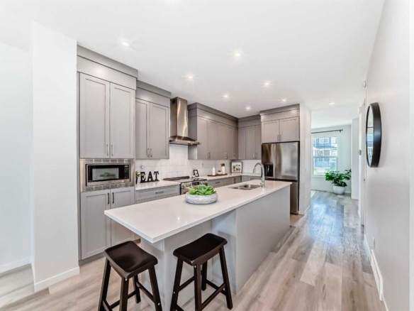 238 Aquila Drive NW, Calgary, Alberta, T3R 1Y6