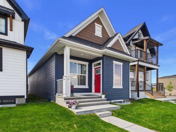 11 Royston Park NW, Calgary, Alberta, T3L 0M5