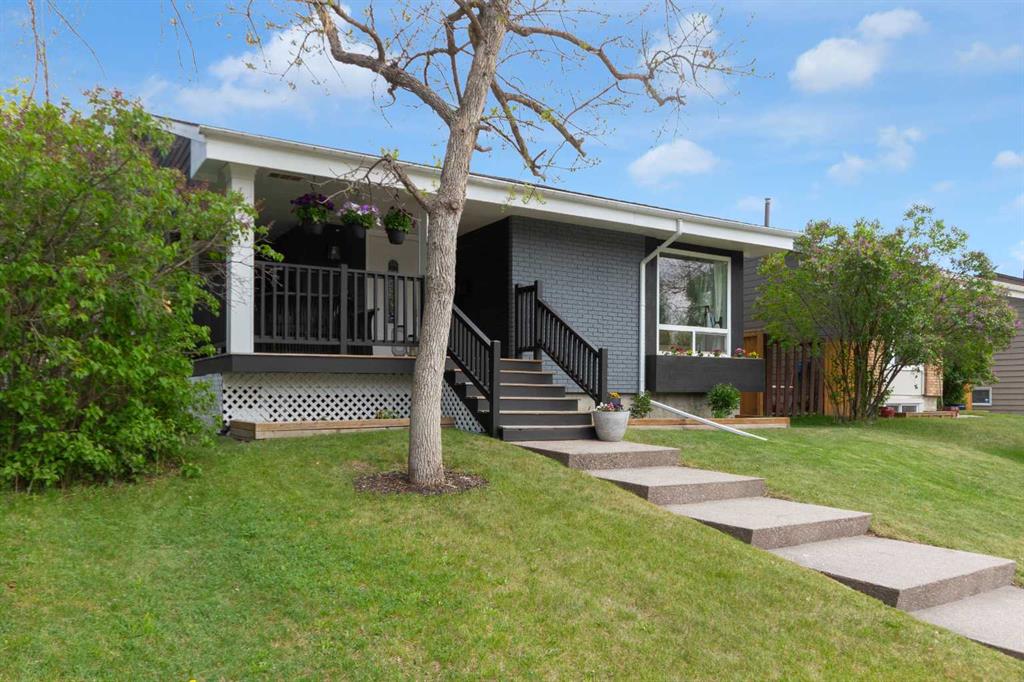 15 Woodglen Road SW, Calgary, Alberta, T2W4N8