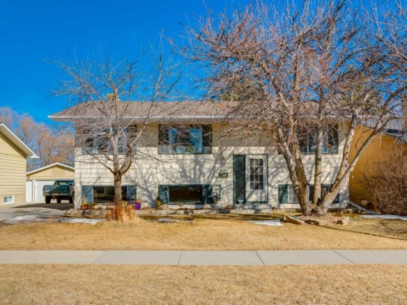 10012 Oakfield Drive SW, Calgary, Alberta, T2V 4B4