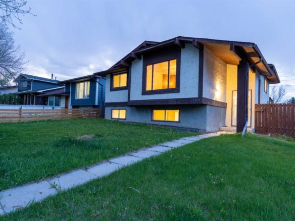 1132 Berkley Drive NW, Calgary, Alberta, t3k1e4