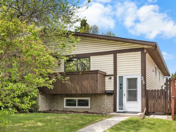 35 Bermuda Drive NW, Calgary, Alberta, T3K 1H5