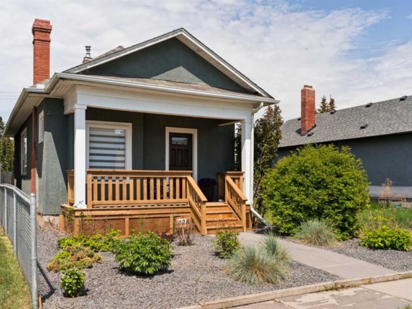 128 18 Avenue NE, Calgary, Alberta, T2E 1M9