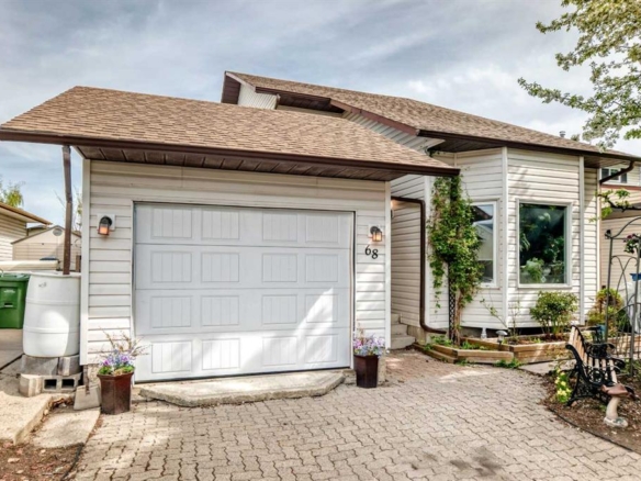 68 Woodview Court SW, Calgary, Alberta, T2W 4X4