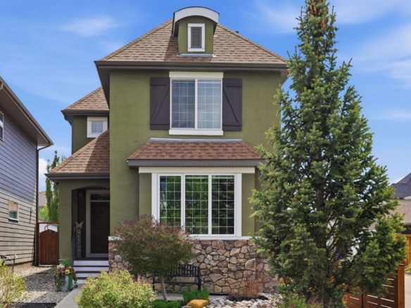 341 Marquis Heights SE, Calgary, Alberta, T3M 2A7