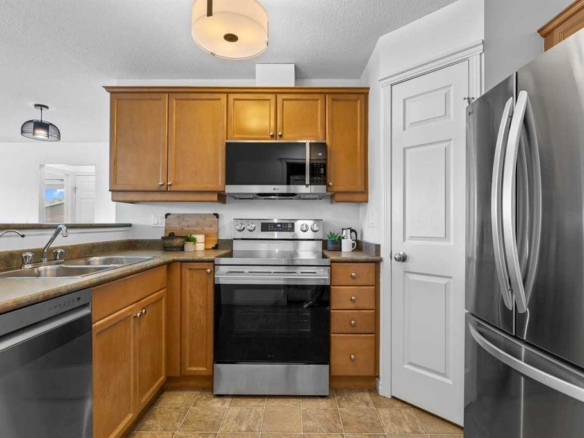 #301 1110 17 Street SW, Calgary, Alberta, T3C3X3