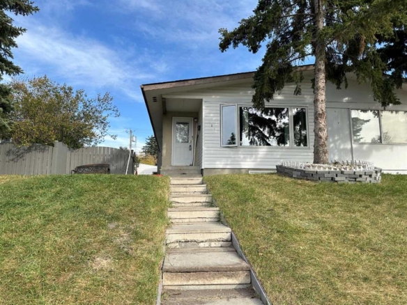 121 Huntford Close NE, Calgary, Alberta, T2K 3Y7