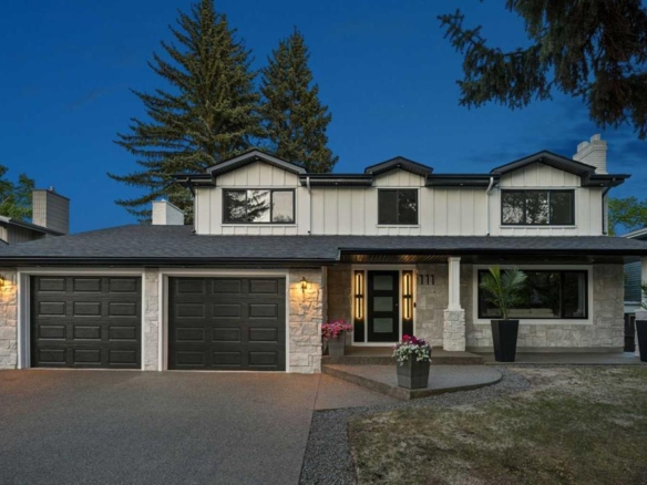 111 Canata Close SW, Calgary, Alberta, T2W 1P8
