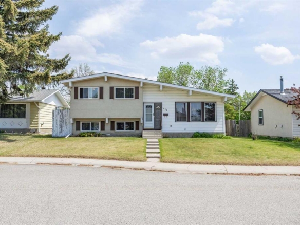 452 Manora Way NE, Calgary, Alberta, T2A 4R4