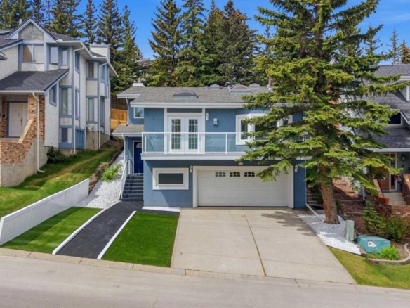 84 Coach Gate Way SW, Calgary, Alberta, T3H 1Z7