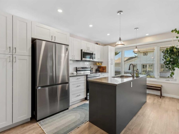 109 Coachway Lane SW, Calgary, Alberta, T3H 2V9