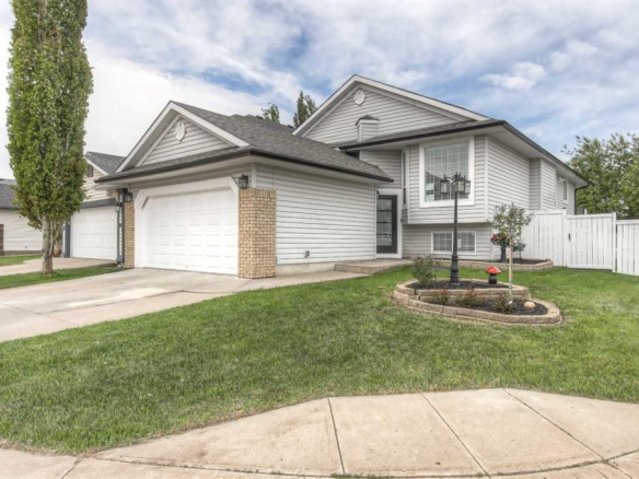 81 Coventry Circle NE, Calgary, Alberta, T3K 4Y8