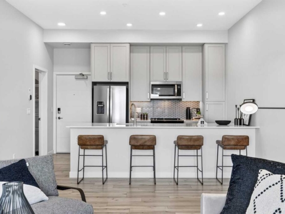#410 255 Les Jardins Park SE, Calgary, Alberta, T2C 5W9