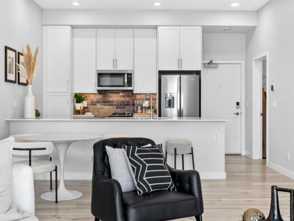 #423 255 Les Jardins Park SE, Calgary, Alberta, T2C 5W9