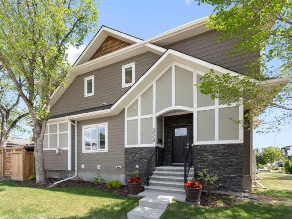 2008 43 Street NW, Calgary, Alberta, T3B 6E4