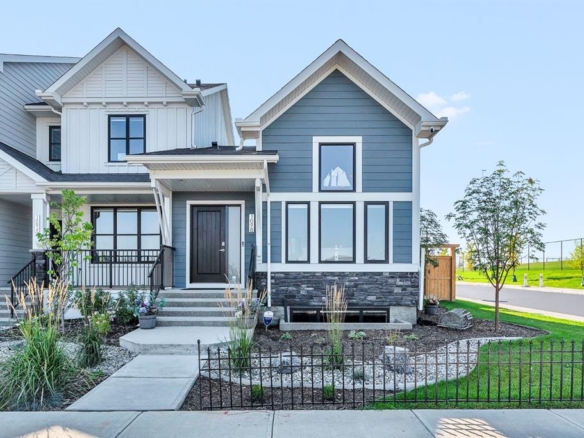 1098 Creekside Boulevard SW, Calgary, Alberta, T2X 5K6