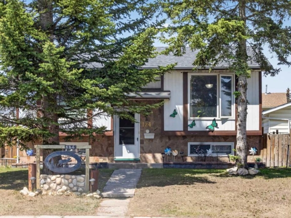 124 Falchurch Crescent NE, Calgary, Alberta, T3J 1K1