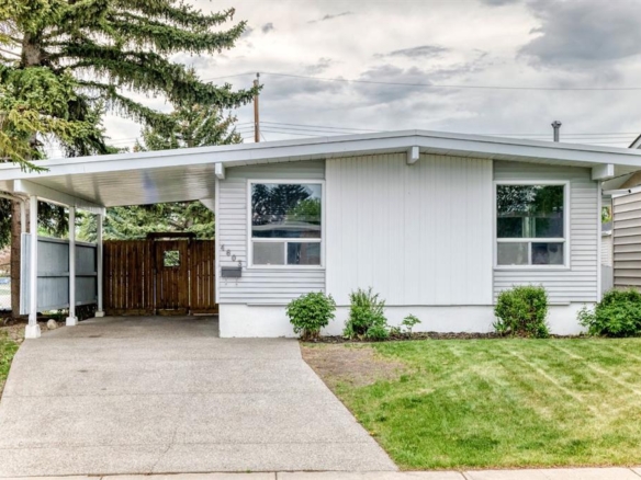 4603 41 Street NW, Calgary, Alberta, T3A 0N4